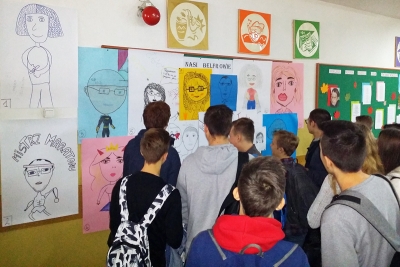 Portrety i karykatury nauczycieli cieszyły się większym zainteresowaniem niż tablica z zastępstwami ...